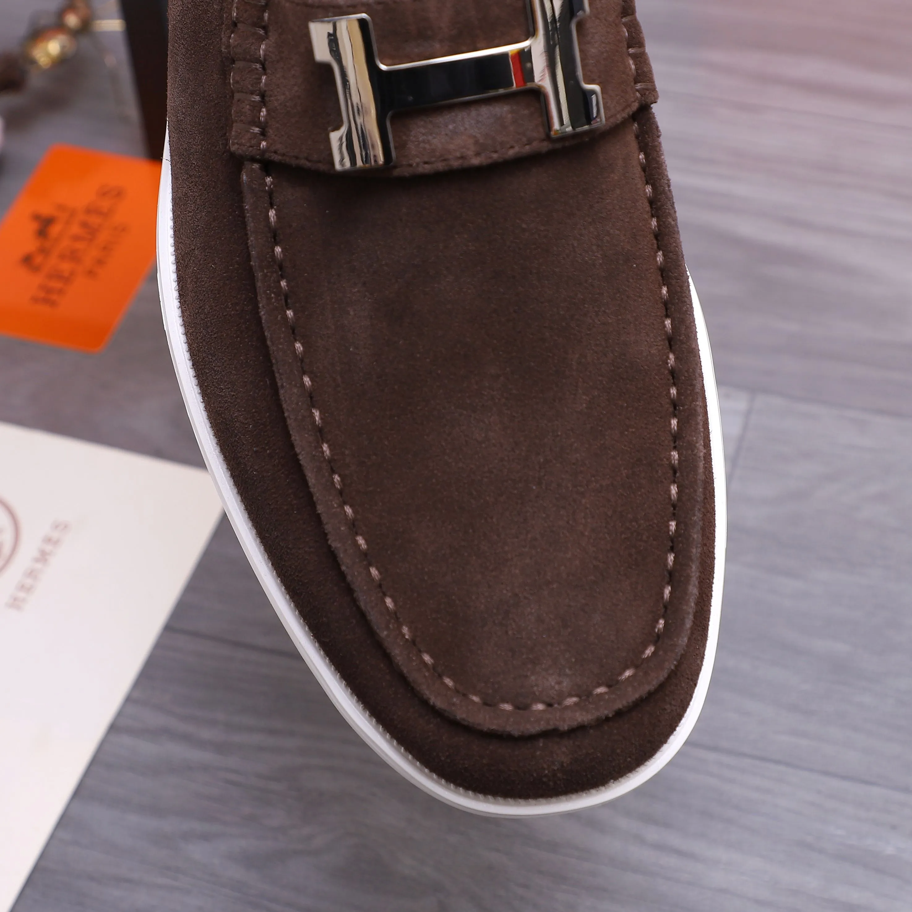 Men's shoes 💰p560 Product trademark: HERMES "Hermès" casual slip-on men's shoes. Regular size: 38-46 (45.46 is custom-made and non-refundable) Product materials: Selected frosted cowhide upper, cowhide lining, original foam rubber ultra-light sole